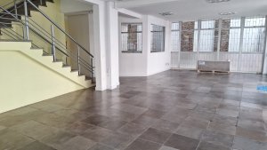 Loja com 230m², São Geraldo em Porto Alegre