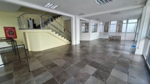 Loja com 230m², São Geraldo em Porto Alegre