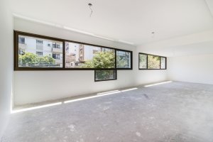 Apartamento com 169m², 3 dormitórios, 1 suíte, 4 vagas, Petrópolis em Porto Alegre