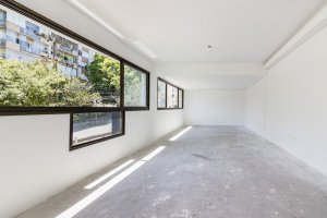 Apartamento com 169m², 3 dormitórios, 1 suíte, 4 vagas, Petrópolis em Porto Alegre