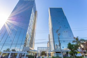 Loja com 76m², Praia De Belas em Porto Alegre