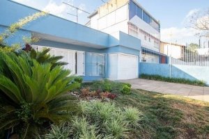 Casa comercial com 190m², 3 vagas, Chácara Das Pedras em Porto Alegre