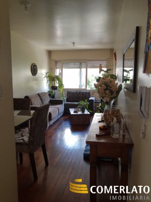 Apartamento com 83m², 3 dormitórios, 1 suíte, 1 vaga, Menino Deus em Porto Alegre