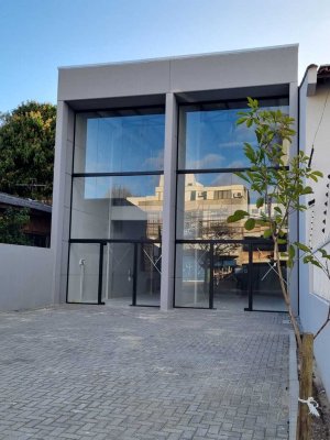 Loja com 141m², Passo da Areia em Porto Alegre
