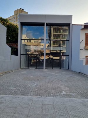 Loja com 141m², Passo da Areia em Porto Alegre