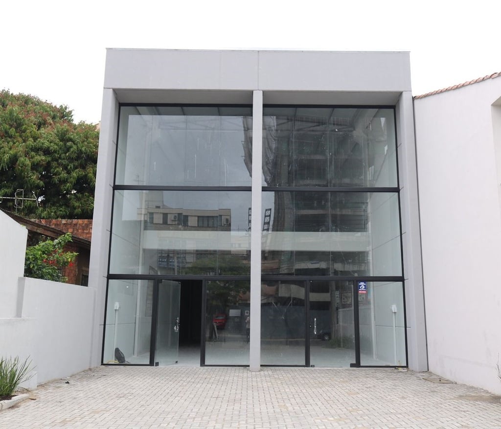 Loja com 141m², Passo da Areia em Porto Alegre
