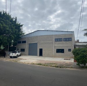 Pavilhão com 400m², Sarandi em Porto Alegre