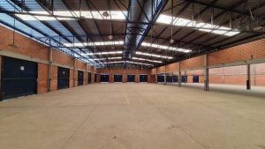 Pavilhão com 5000m², Sarandí em Porto Alegre