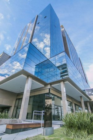 Loja com 64m², Praia De Belas em Porto Alegre