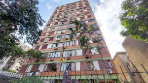 Apartamento com 74m², 2 dormitórios, 1 vaga, Floresta em Porto Alegre