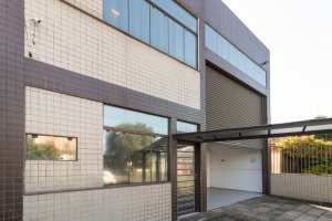 Depósito com 195m², Sarandí em Porto Alegre