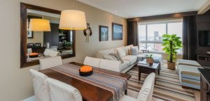 Apartamento com 77m², 2 dormitórios, 1 suíte, 2 vagas, Moinhos De Vento em Porto Alegre