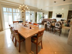 Casa em Condomínio com 375m², 3 dormitórios, 3 suítes, 2 vagas, Jardim Carvalho em Porto Alegre