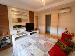 Casa em Condomínio com 375m², 3 dormitórios, 3 suítes, 2 vagas, Jardim Carvalho em Porto Alegre