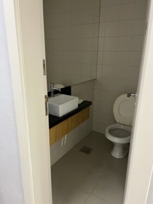 Loja com 235m², Jardim Botânico em Porto Alegre