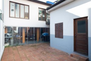 Casa com 444m², 4 dormitórios, 2 suítes, 2 vagas, Petrópolis em Porto Alegre