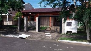 Casa com 178m², 3 dormitórios, 1 suíte, 3 vagas, Parque Santa Fé em Porto Alegre