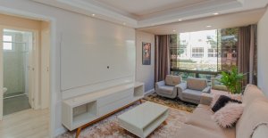 Apartamento com 72m², 2 dormitórios, 1 suíte, 2 vagas, Higienópolis em Porto Alegre