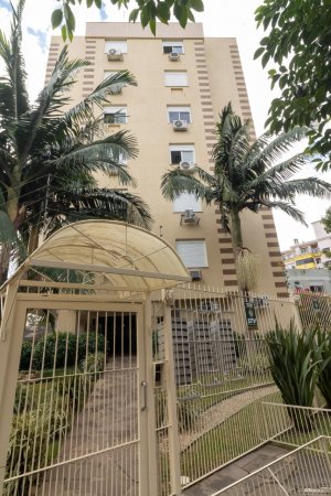 Apartamento com 75m², 3 dormitórios, 1 suíte, 2 vagas, Cristo Redentor em Porto Alegre