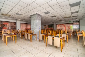 Loja com 305m², Praia De Belas em Porto Alegre