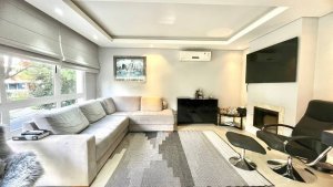 Apartamento com 111m², 3 dormitórios, 1 suíte, 2 vagas, Rio Branco em Porto Alegre