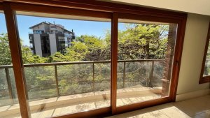 Apartamento com 325m², 3 dormitórios, 3 suítes, 4 vagas, Moinhos de Vento em Porto Alegre