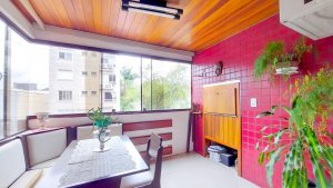 Apartamento com 105m², 3 dormitórios, 1 suíte, 1 vaga, Passo Da Areia em Porto Alegre