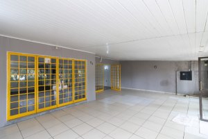 Casa comercial com 270m², Azenha em Porto Alegre