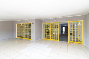 Casa comercial com 270m², Azenha em Porto Alegre