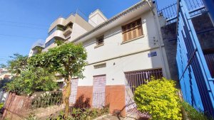 Casa com 160m², 3 dormitórios, 2 vagas, Higienópolis em Porto Alegre