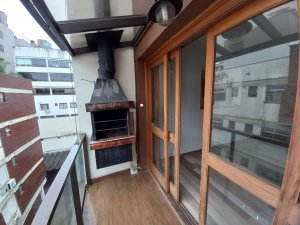 Apartamento com 65m², 2 dormitórios, 1 suíte, 1 vaga, Petrópolis em Porto Alegre