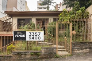 Casa comercial com 210m², 3 vagas, Auxiliadora em Porto Alegre