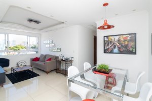 Apartamento com 68m², 2 dormitórios, 1 suíte, 3 vagas, Cristo Redentor em Porto Alegre