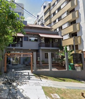 Casa comercial com 231m², Bela Vista em Porto Alegre