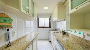 Apartamento com 98m², 3 dormitórios, 1 suíte, 2 vagas, São João em Porto Alegre