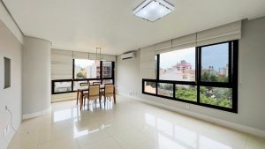 Apartamento com 98m², 3 dormitórios, 1 suíte, 2 vagas, São João em Porto Alegre