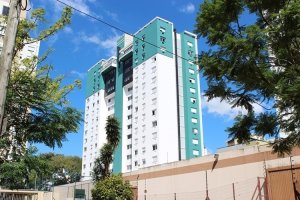 Apartamento com 87m², 2 dormitórios, 1 suíte, 2 vagas, Passo Da Areia em Porto Alegre