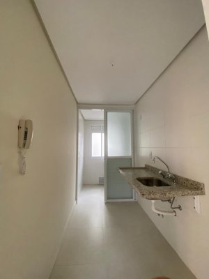 Apartamento com 60m², 2 dormitórios, 1 suíte, 2 vagas, Auxiliadora em Porto Alegre