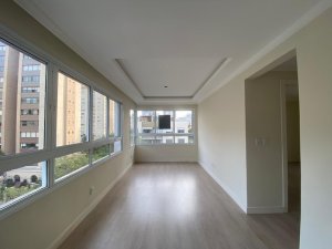 Apartamento com 60m², 2 dormitórios, 1 suíte, 2 vagas, Auxiliadora em Porto Alegre