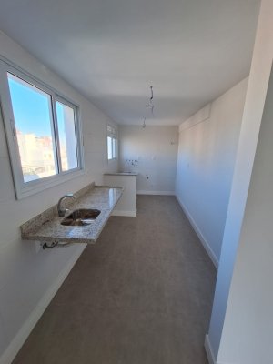 Apartamento com 90m², 2 dormitórios, 2 suítes, 2 vagas, Petrópolis em Porto Alegre