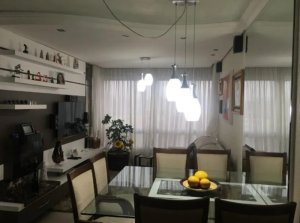 Apartamento com 70m², 2 dormitórios, 1 suíte, 2 vagas, Cristo Redentor em Porto Alegre