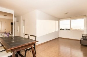 Apartamento com 72m², 3 dormitórios, 1 suíte, 2 vagas, São João em Porto Alegre