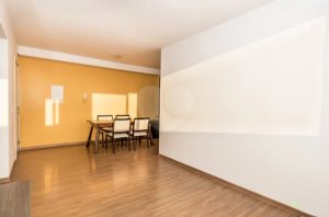 Apartamento com 72m², 3 dormitórios, 1 suíte, 2 vagas, São João em Porto Alegre