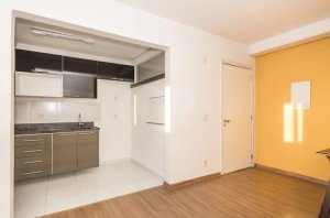 Apartamento com 72m², 3 dormitórios, 1 suíte, 2 vagas, São João em Porto Alegre