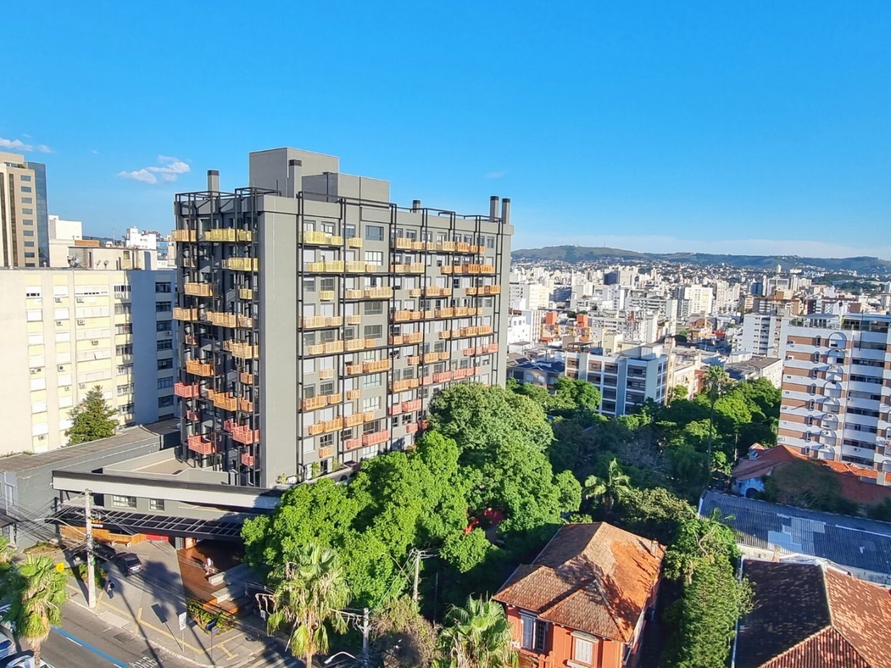 Apartamento com 77m², 2 dormitórios, 1 suíte, 2 vagas, Independência em Porto Alegre