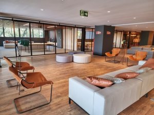 Apartamento com 77m², 2 dormitórios, 1 suíte, 2 vagas, Independência em Porto Alegre