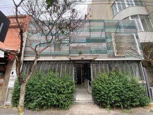 Casa comercial com 160m², Auxiliadora em Porto Alegre