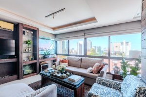 Apartamento com 84m², 2 dormitórios, 2 suítes, 2 vagas, Auxiliadora em Porto Alegre