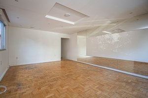 Casa comercial com 200m², 3 vagas, São João em Porto Alegre