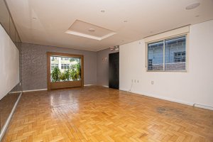 Casa comercial com 200m², 3 vagas, São João em Porto Alegre